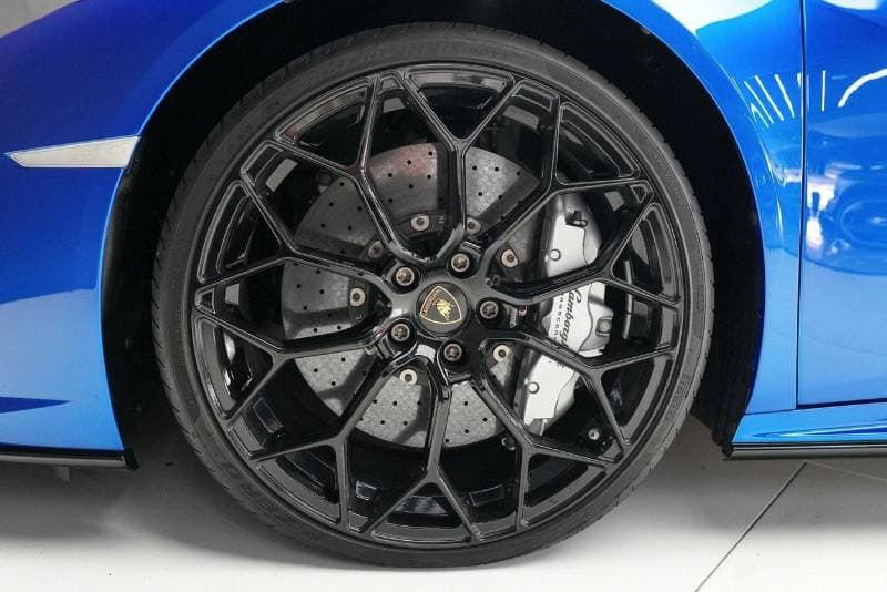 2020 Lamborghini Huracan EVO thumbnail 7