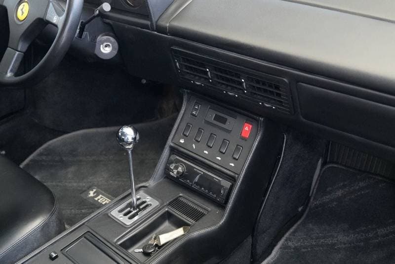 1990 Ferrari Mondial T thumbnail 8