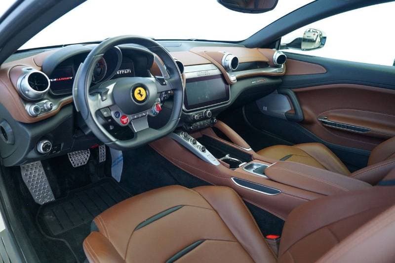 2017 Ferrari GTC4 LUSSO thumbnail 6