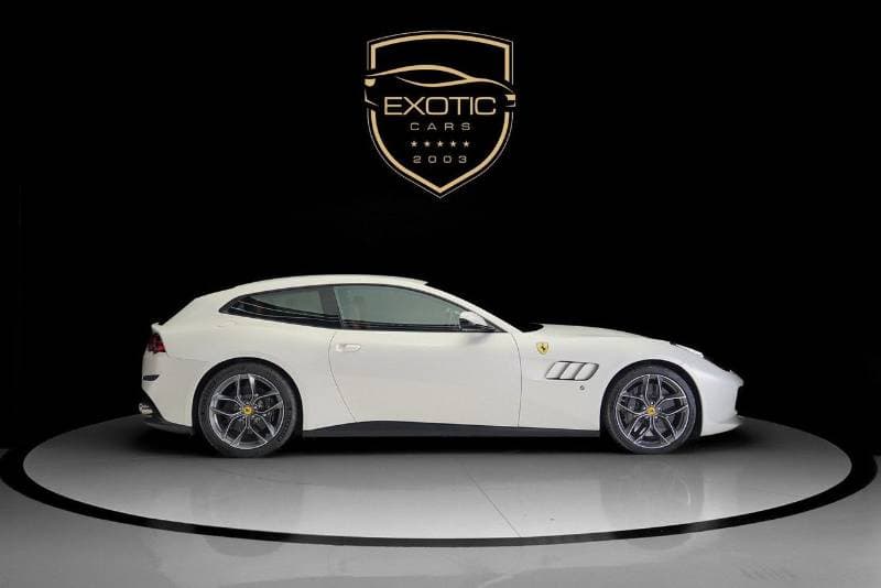 2017 Ferrari GTC4 LUSSO thumbnail 5
