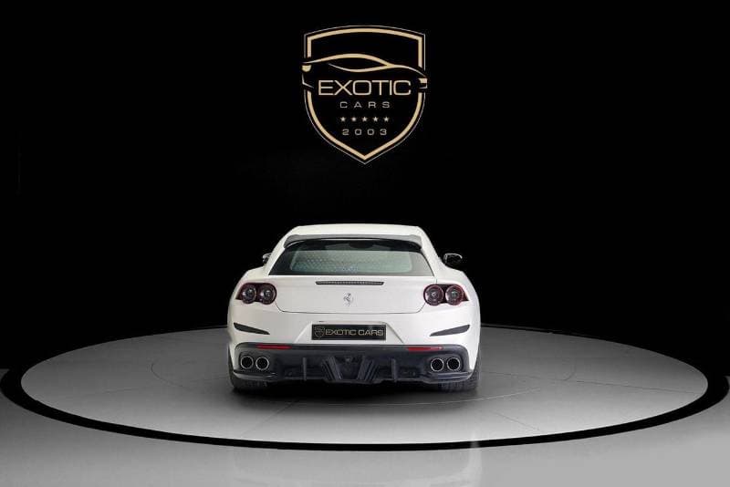 2017 Ferrari GTC4 LUSSO thumbnail 3