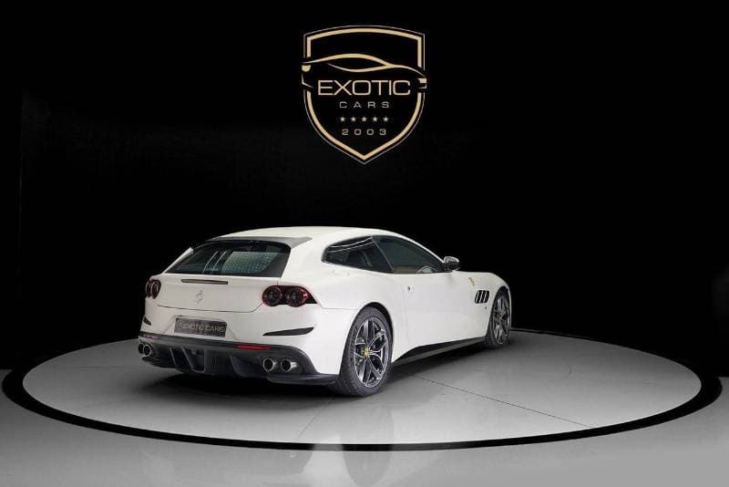 2017 Ferrari GTC4 LUSSO thumbnail 4