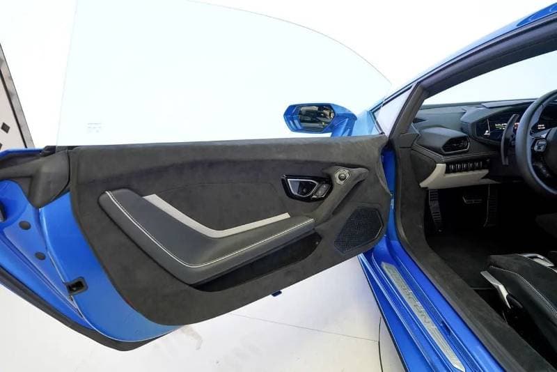 2023 Lamborghini Huracan TECNICA thumbnail 7