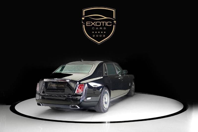 2026 Rolls Royce Phantom EWB thumbnail 3