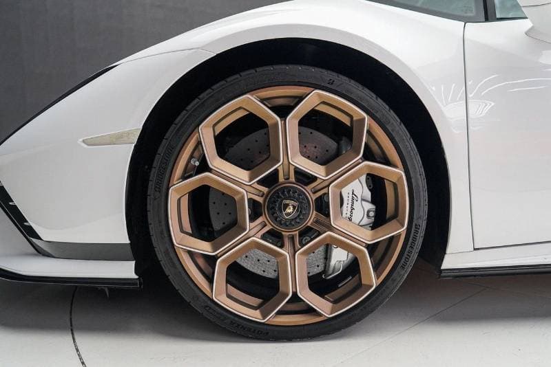 2023 Lamborghini Huracan TECNICA thumbnail 6
