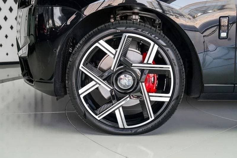 2020 Rolls Royce Cullinan BLACK BADGE thumbnail 6