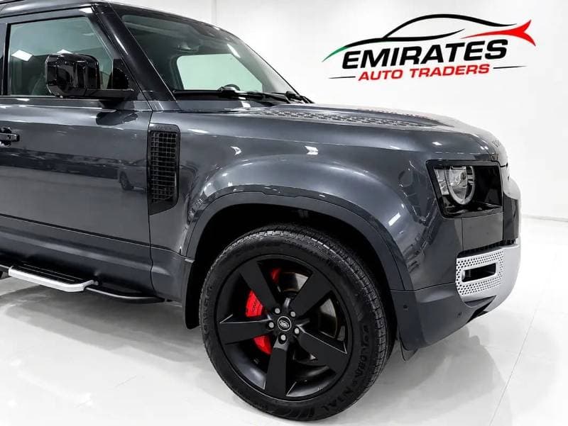 2023 Land Rover Defender thumbnail 4