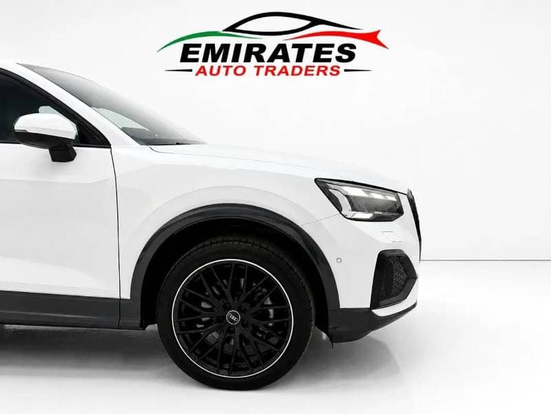 2025 Audi Q2 35 TFSI thumbnail 4