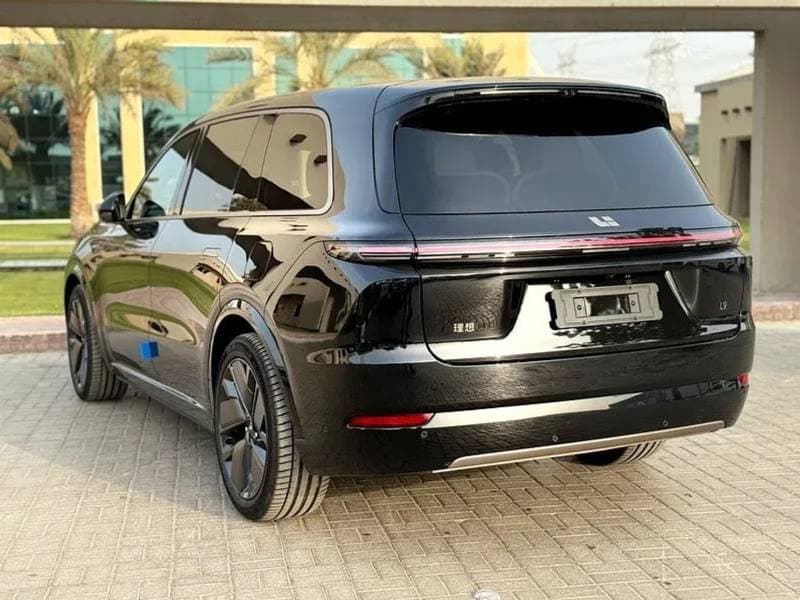 2025 Li Auto L9 ULTRA thumbnail 4