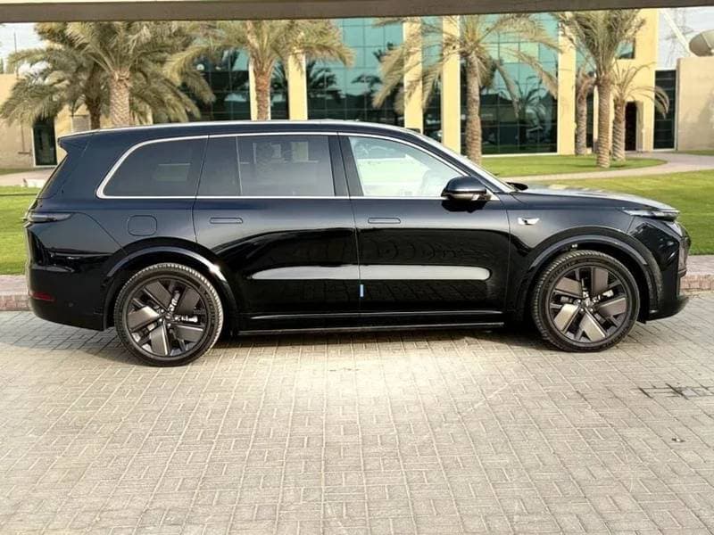 2025 Li Auto L9 ULTRA thumbnail 2