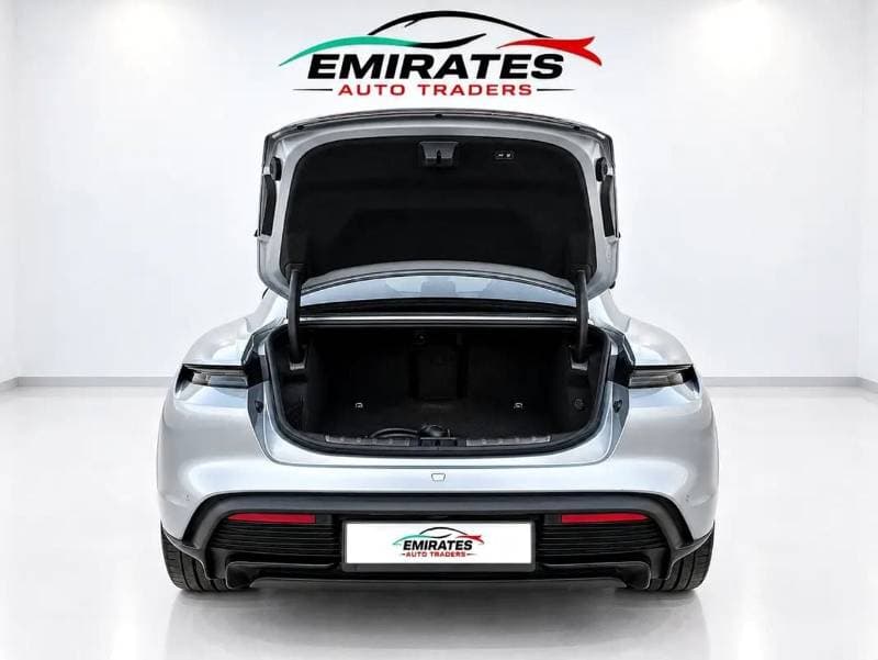 2023 Porsche Taycan GTS thumbnail 8