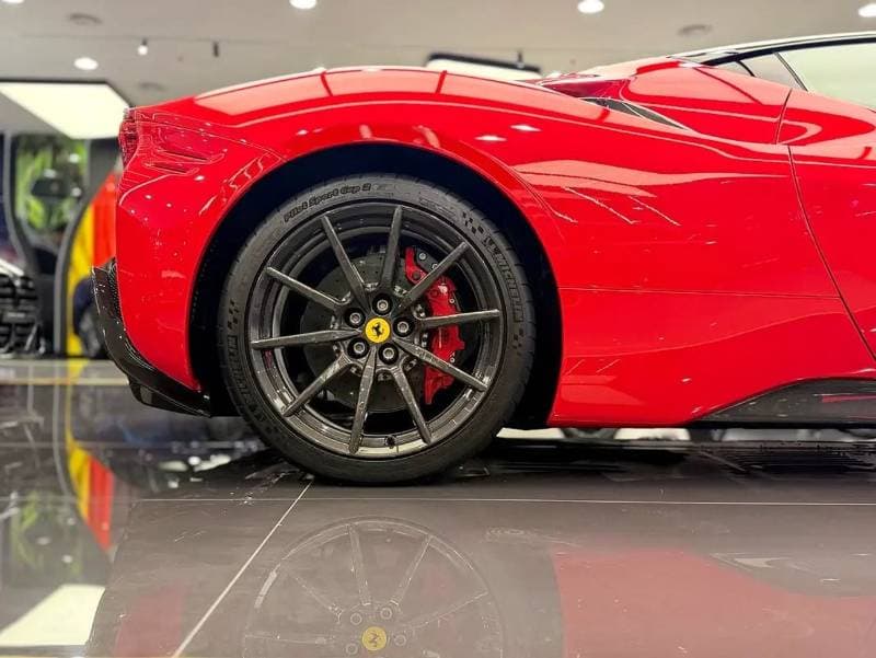 2021 Ferrari SF90 thumbnail 2