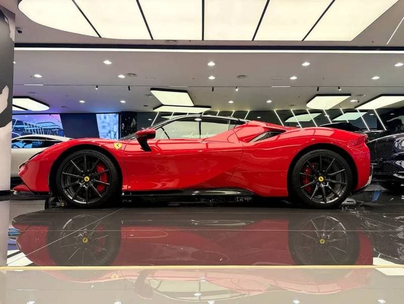 2021 Ferrari SF90 thumbnail 8