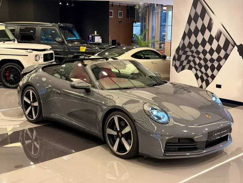 2025 Porsche 911 CARRERA thumbnail 4