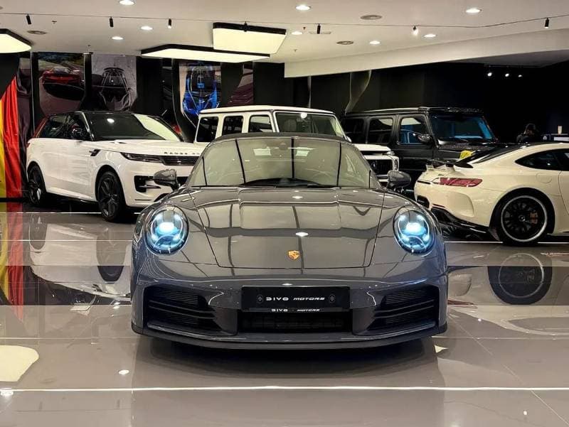 2025 Porsche 911 CARRERA