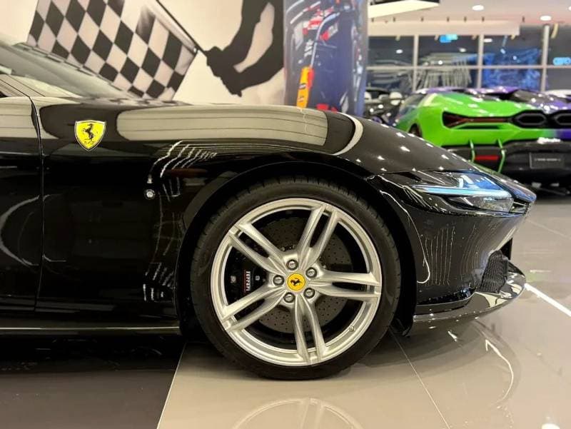 2024 Ferrari Roma STANDARD thumbnail 2