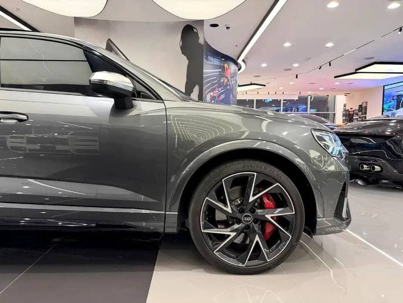 2024 Audi RSQ3 STANDARD thumbnail 3