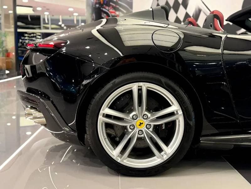 2024 Ferrari Roma STANDARD thumbnail 3