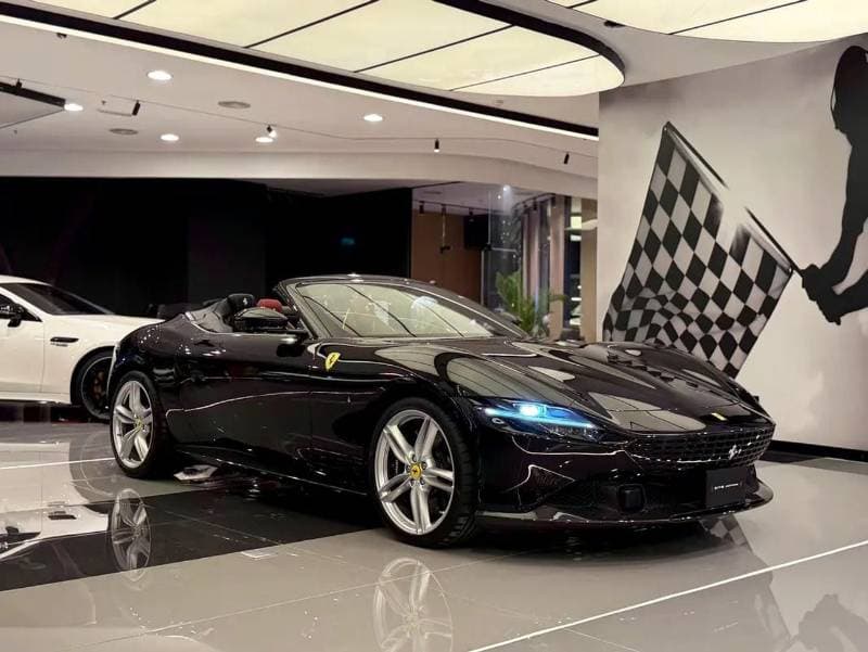 2024 Ferrari Roma STANDARD thumbnail 4