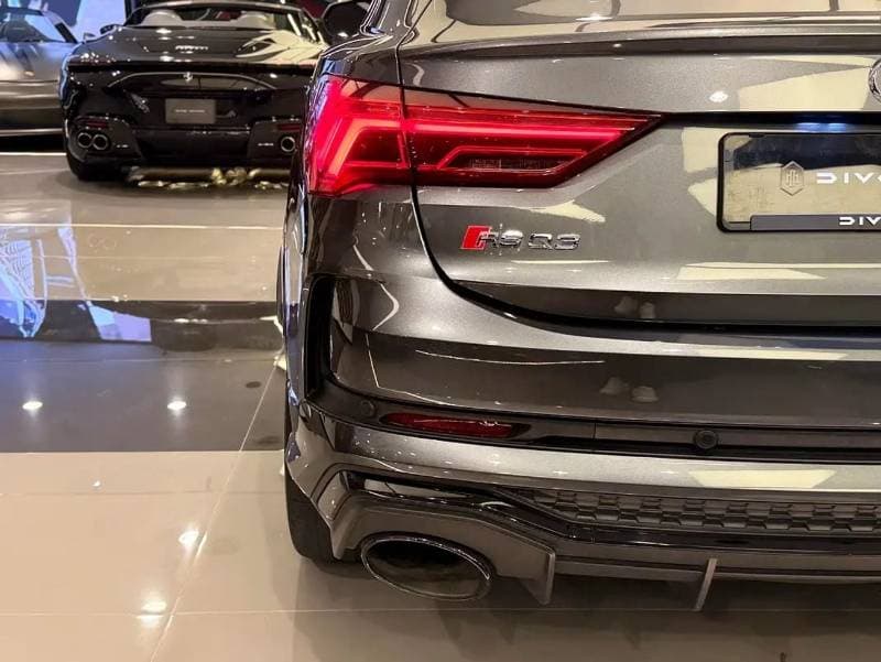 2024 Audi RSQ3 STANDARD thumbnail 6