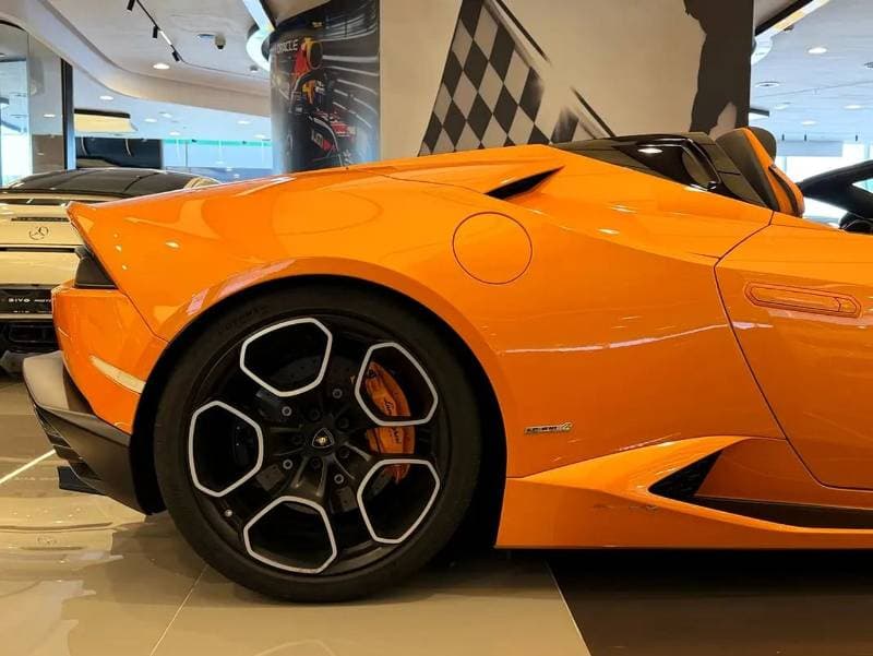 2016 Lamborghini Huracan LP610 4 thumbnail 2