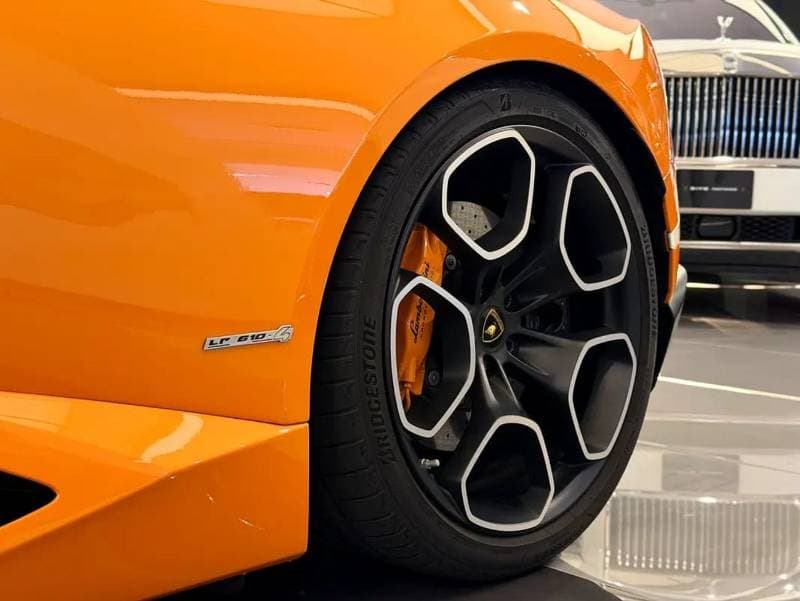 2016 Lamborghini Huracan LP610 4 thumbnail 5