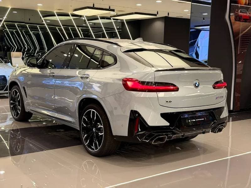 2025 BMW X4 M40I thumbnail 7