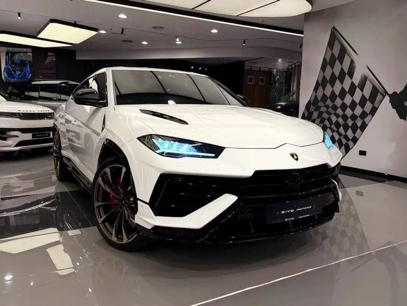 2024 Lamborghini Urus S thumbnail 4