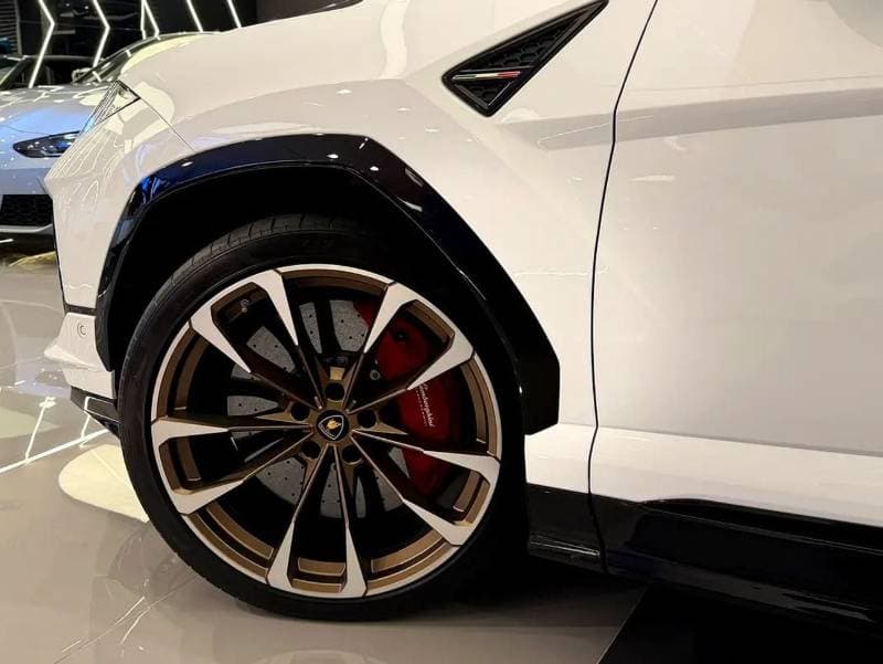 2024 Lamborghini Urus S thumbnail 5