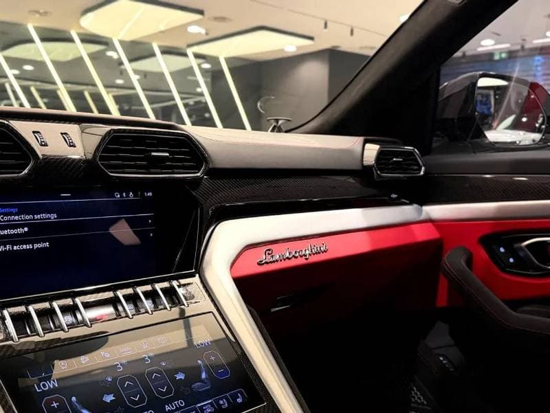 2024 Lamborghini Urus S thumbnail 8