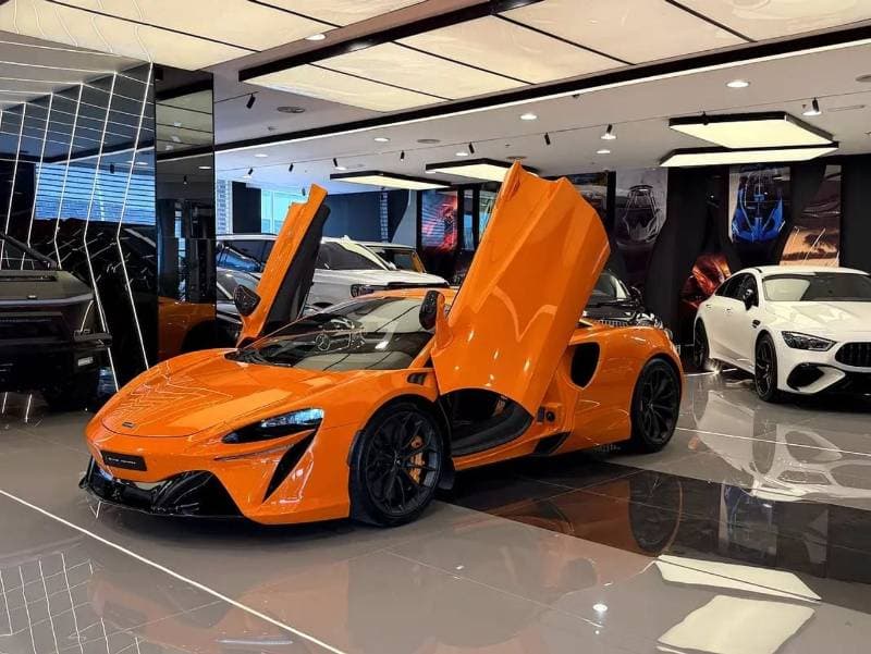 2023 McLaren Artura STANDARD thumbnail 7