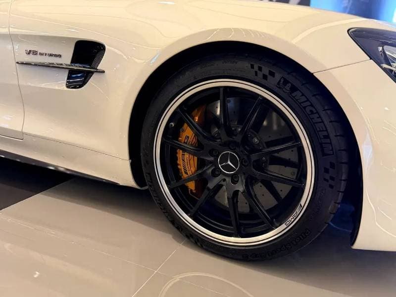 2019 Mercedes Benz AMG GTR thumbnail 6