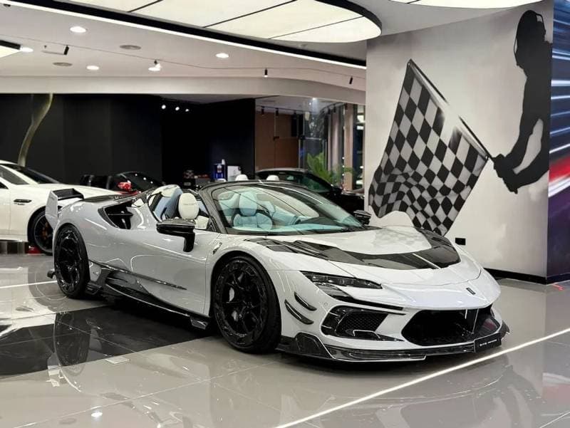 2022 Ferrari SF90 thumbnail 7