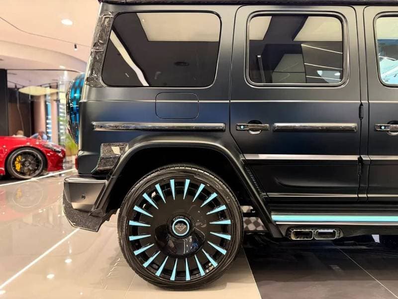 2023 Mercedes Benz G63 AMG thumbnail 3