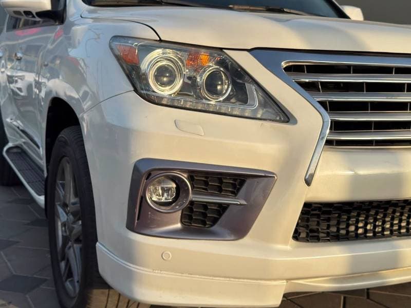 2010 Lexus LX570 NAVIGATION SPORT thumbnail 6