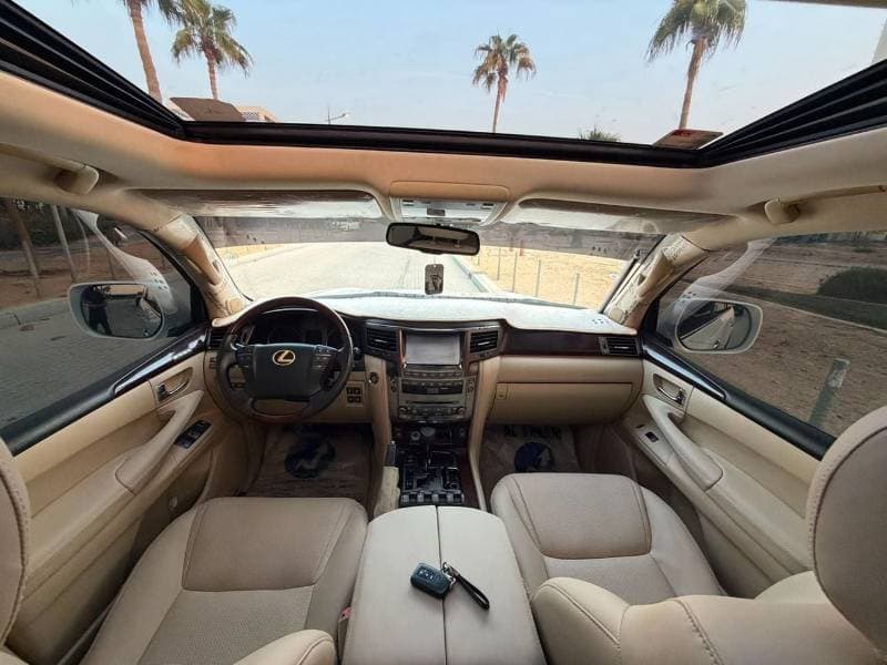 2010 Lexus LX570 NAVIGATION SPORT thumbnail 4