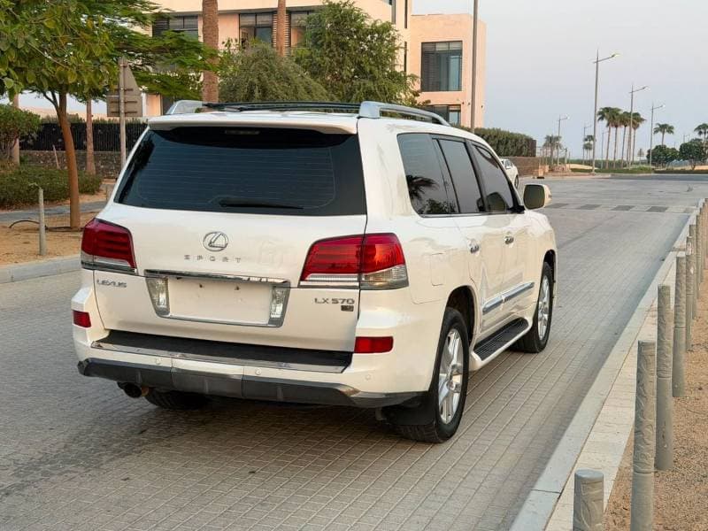 2010 Lexus LX570 NAVIGATION SPORT thumbnail 6