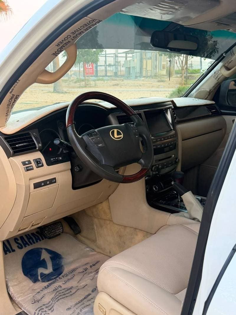 2010 Lexus LX570 NAVIGATION SPORT thumbnail 5
