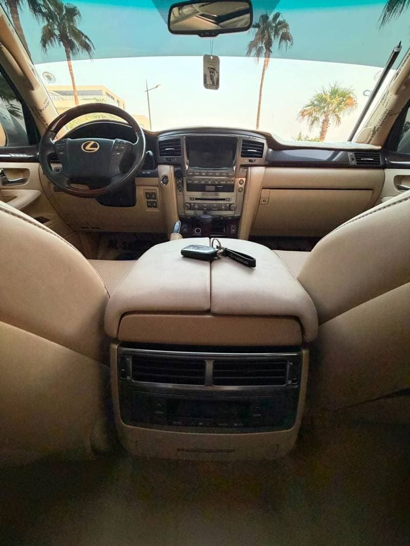 2010 Lexus LX570 NAVIGATION SPORT thumbnail 7