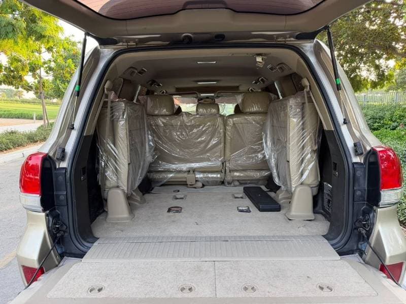 2011 Toyota Land Cruiser VXR thumbnail 7