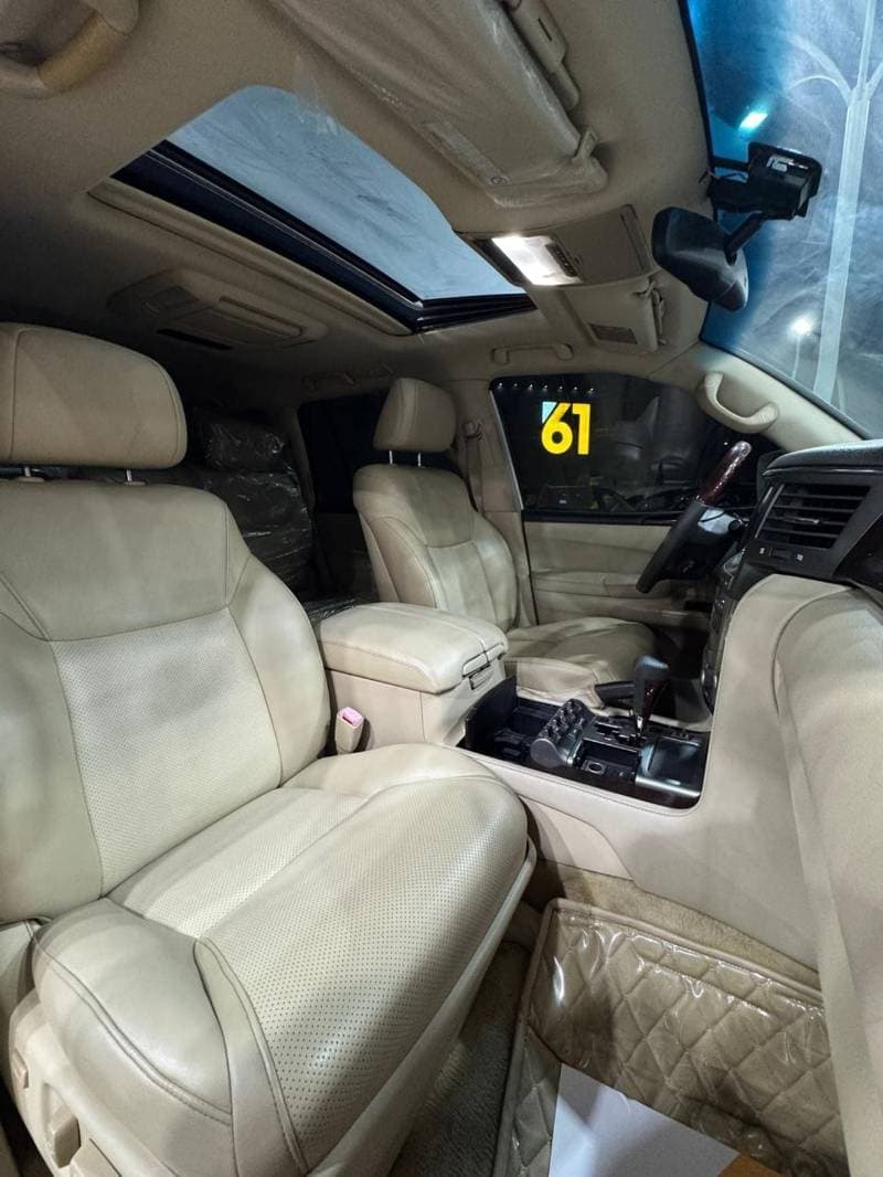 2010 Lexus LX570 NAVIGATION SPORT thumbnail 6
