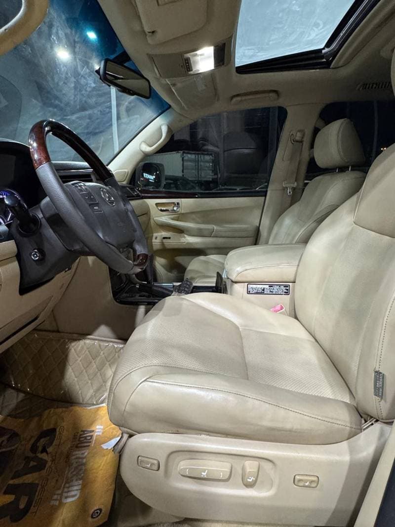 2010 Lexus LX570 NAVIGATION SPORT thumbnail 7