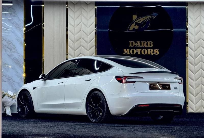 2024 Tesla Model 3 PERFORMANCE thumbnail 3
