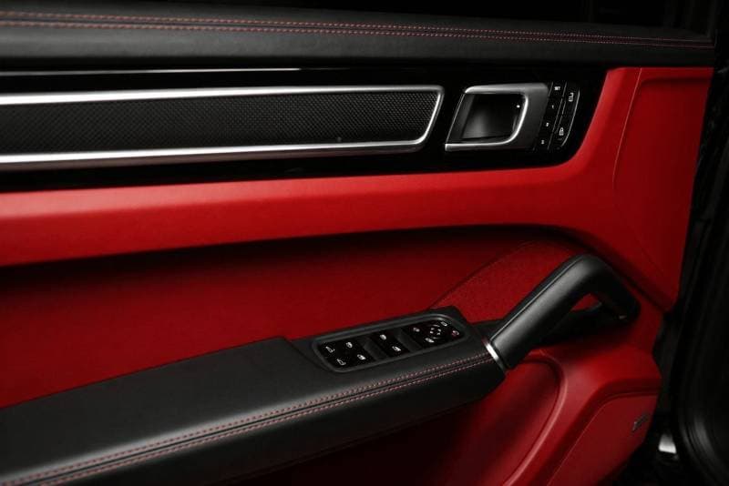 2022 Porsche Cayenne GTS thumbnail 8