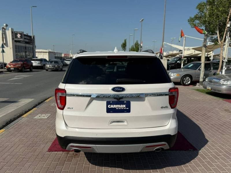 2017 Ford Explorer XLT thumbnail 6