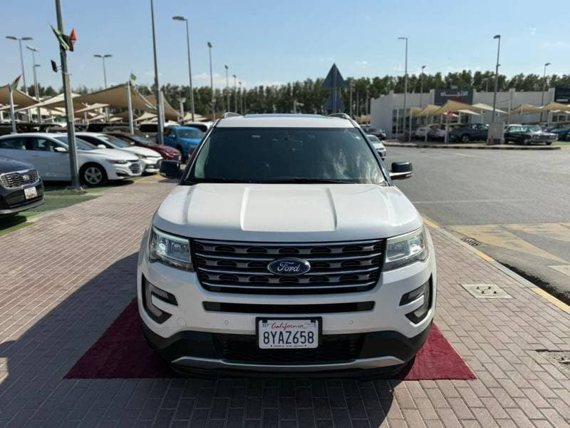 2017 Ford Explorer XLT thumbnail 2