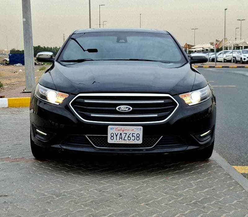 2017 Ford Taurus Limited thumbnail 2