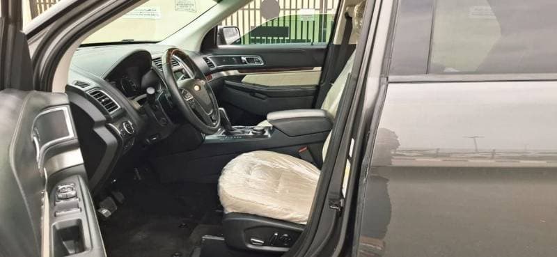 2017 Ford Explorer LIMITED thumbnail 8