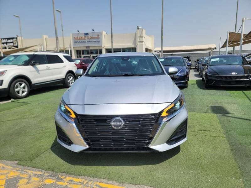 2023 Nissan Altima SV thumbnail 2