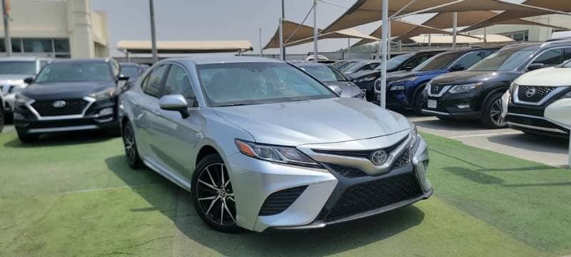 2018 Toyota Camry SE thumbnail 4